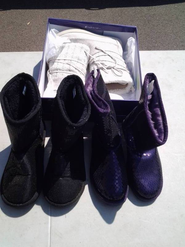 Lot Of Winter Fashion Boots Size 6