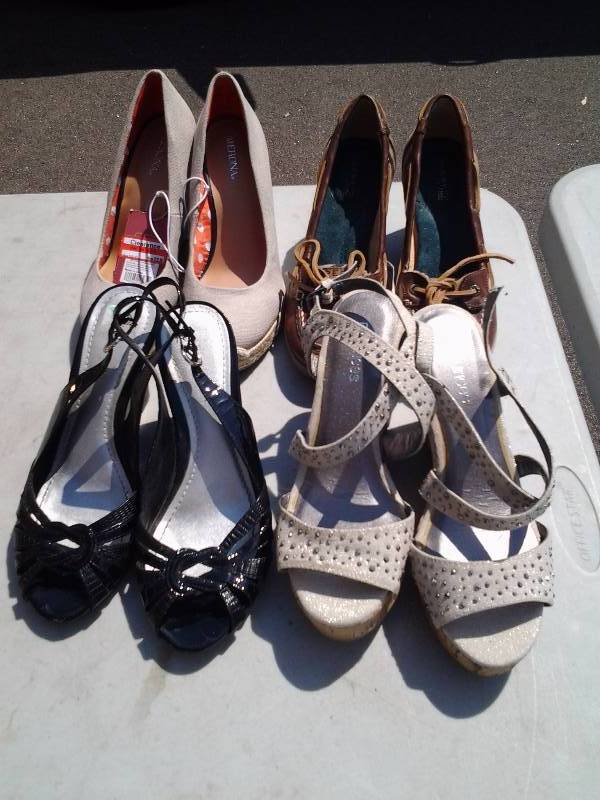 Wedge Sandals & Slip-Ons Size 6