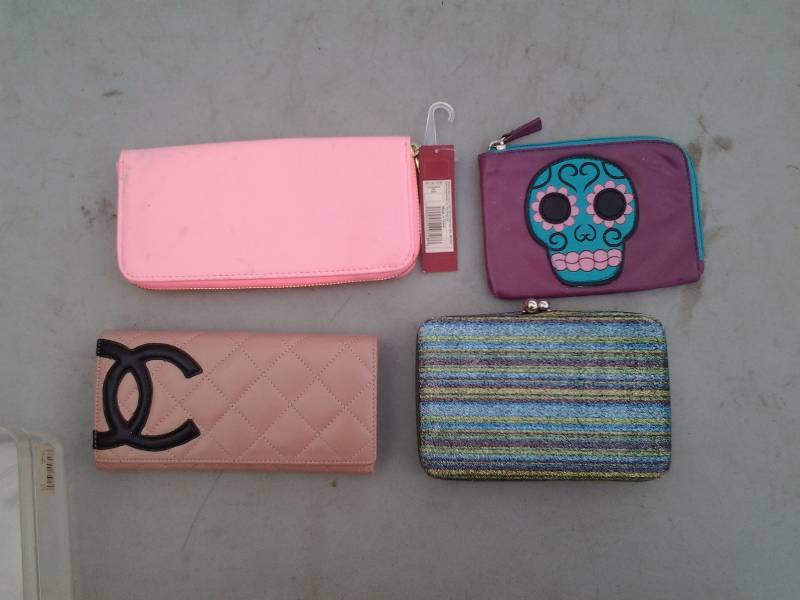 Wallets & Clutches