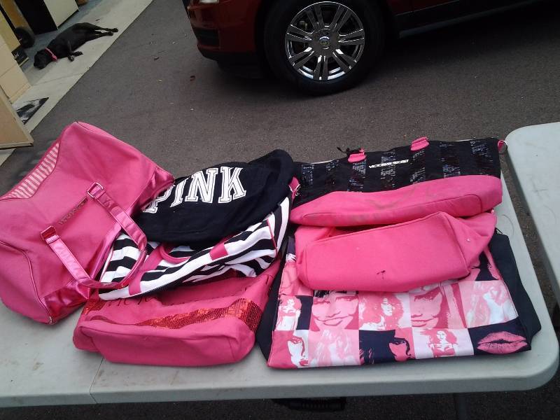 Large Lot Of Victorias SecretPink Duffels & Totes