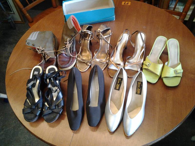 Lot Of Ladies Shoes Size 8 12-9 (Sperry Top Sider Boots, Liz Claiborne Pumps & More)