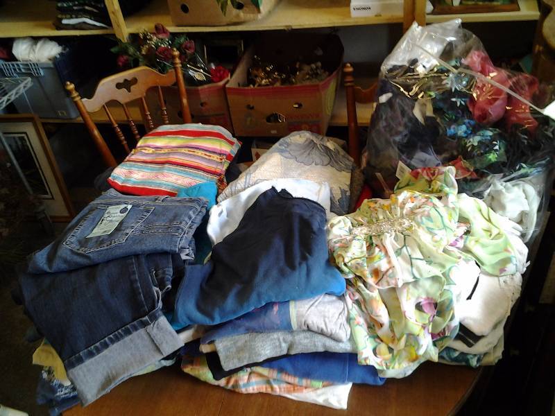 Large Lot Of Womens Plus Size Clothing 1X, 2X-Jeans Size 18,20