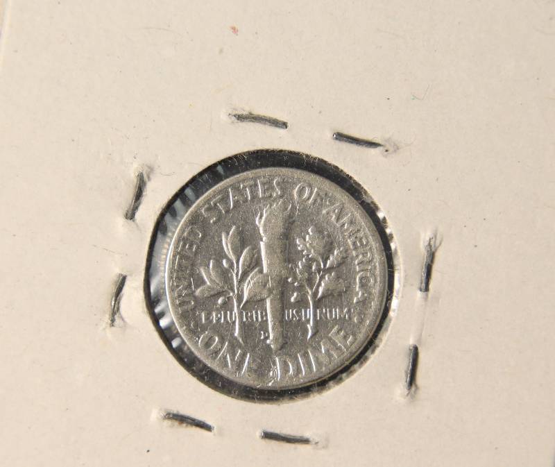 lot 51 image: 1946-D ROOSEVELT SILVER DIME VF