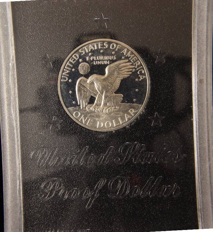 lot 71 image: 1971-S PROOF 40% SILVER EISENHOWER DOLLAR ENCASED