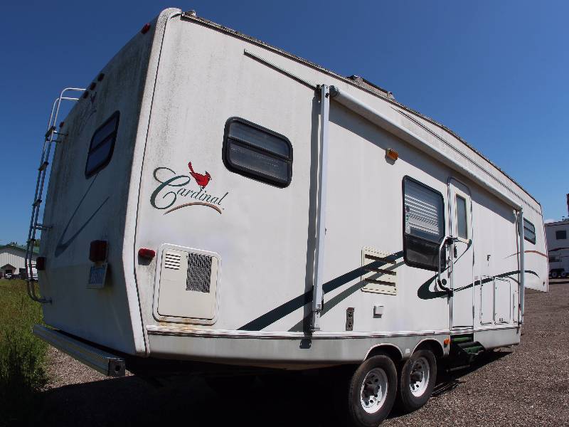 lot 0014 image: 1998 Cardinal 28RK Fifth Wheel