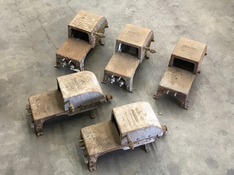 lot 16 image: (5) Johnson 101 Iron Ovens ...