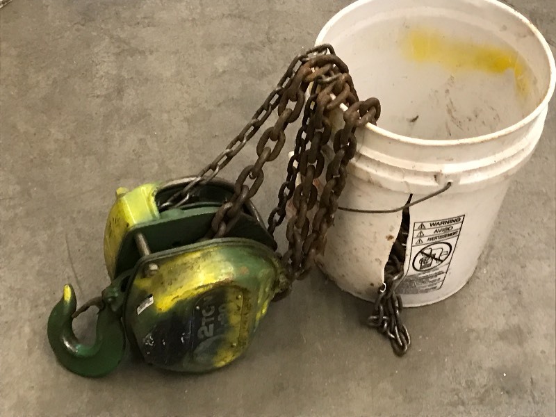 lot 31 image: P&H 2-Ton Commercial Chain Hoist ...