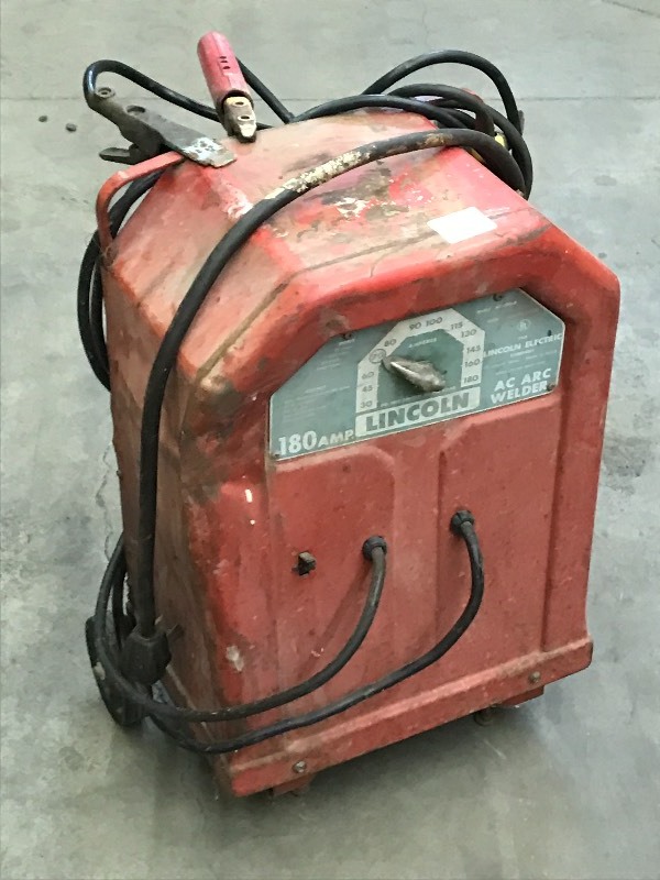 lot 35 image: Lincoln 180Amp 230Volt AC Arc Welde...