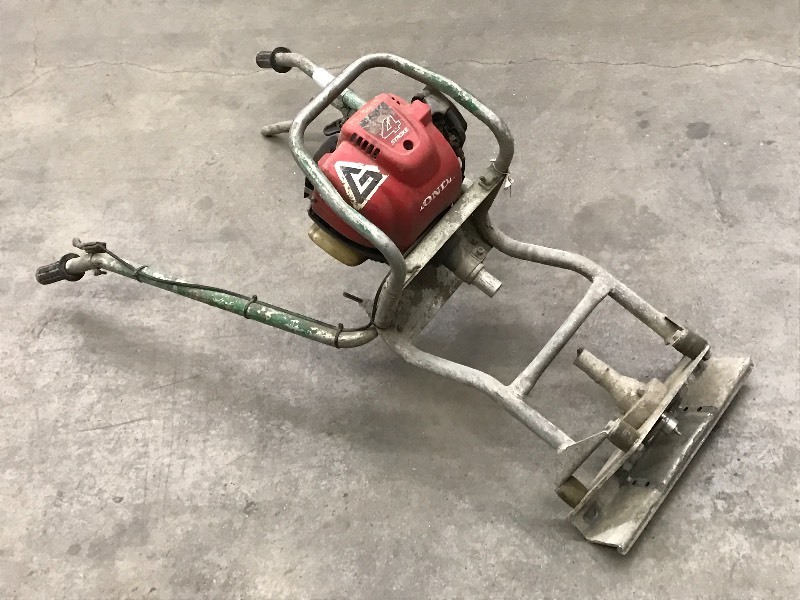lot 41 image: Honda Commercial Concrete Skreed He...
