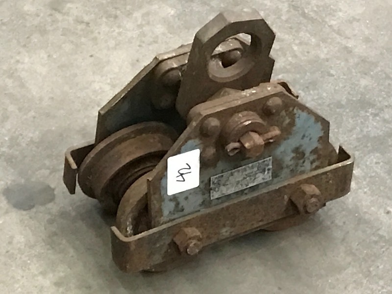 lot 42 image: Coffling 1-Ton Beam Trolley ...
