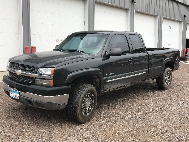 lot 1 image: 2003 Chevrolet 2500HD