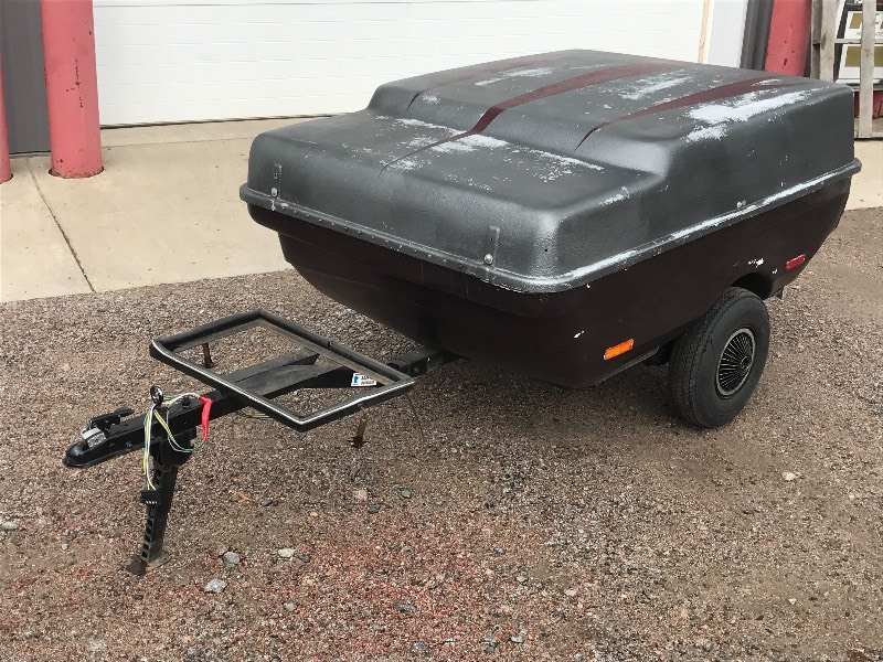 lot 2 image: 1988 TravLite Motorcycle Trailer
