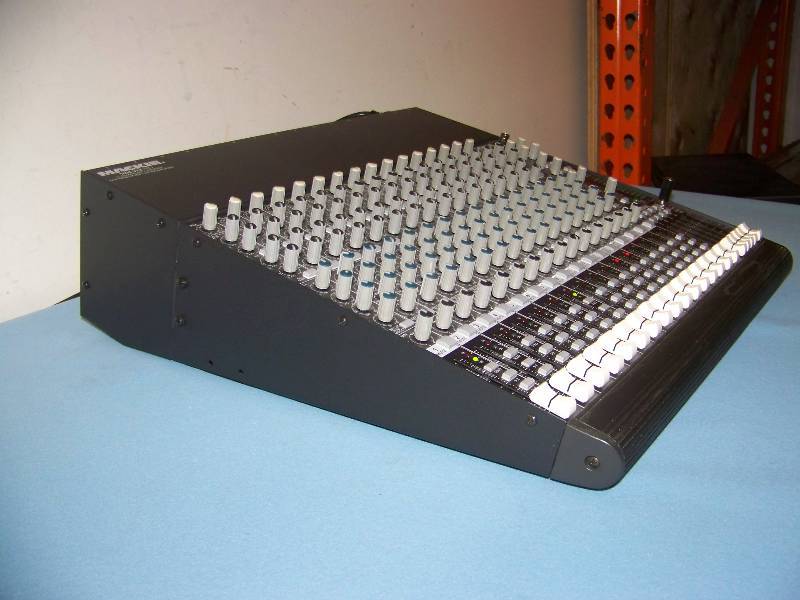 lot 43 image: Mackie, 16-Channel, Compact, Mic (Microphone)  Line Mixer