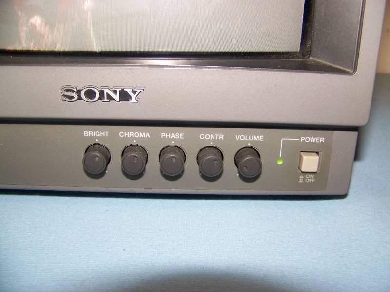 lot 79 image: Sony, 8, Trinitron, Professional, Color Video Monitor