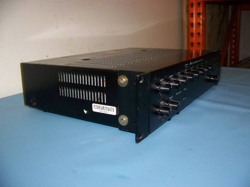 lot 40 image: TOA, 900 Series II, 8 Channel Mixer  Power Amplifier  Amp with (6) Rear Modules