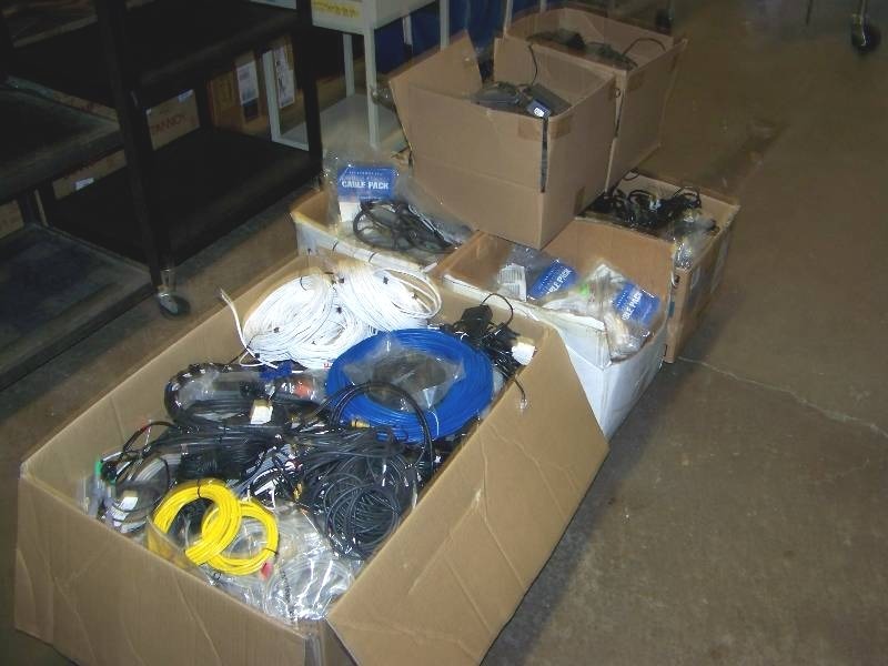 lot 114 image: (LARGE LOT) Miscellaneous, Video  Audio  Network Cables and Power Supplies
