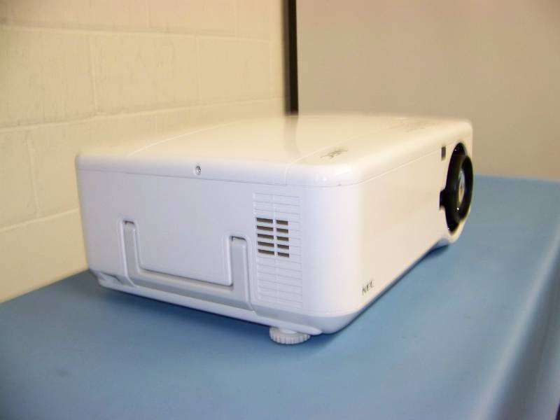lot 23 image: NEC, NP4100W, Dual Lamp, DLP Projector