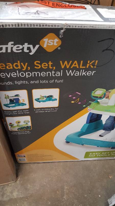 lot 572 image: Safety 1st Ready, Set, Walk Walker