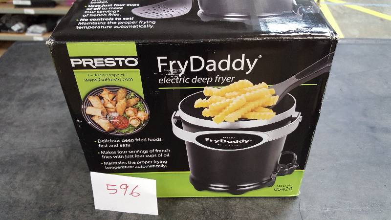 lot 596 image: Presto FryDaddy 4-Cup Deep Fryer