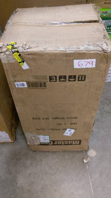 lot 679 image: Master Craft 10-Gallon 3.5 HP Air Compressor
