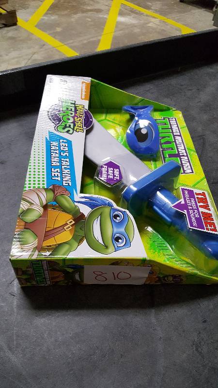 lot 810 image: TMNT 2-Pc. Dress-Up Set  Leonardo