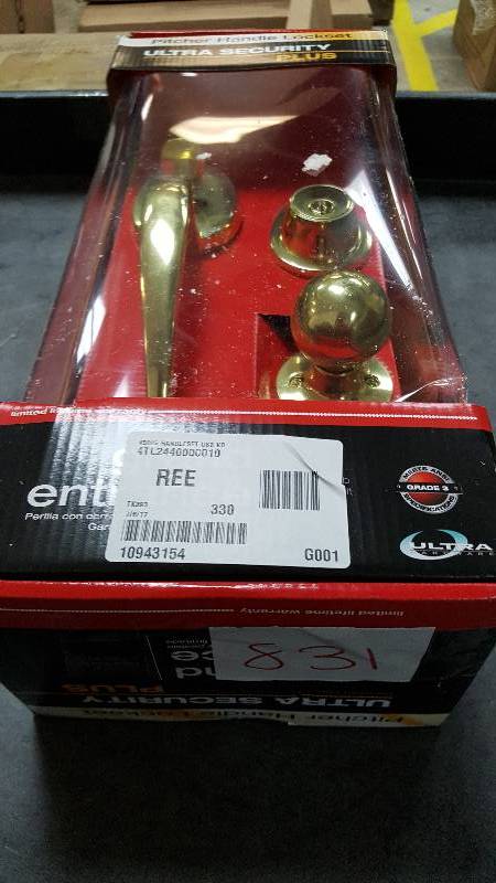 lot 831 image: Ultra Hardware Handle Set - Brass
