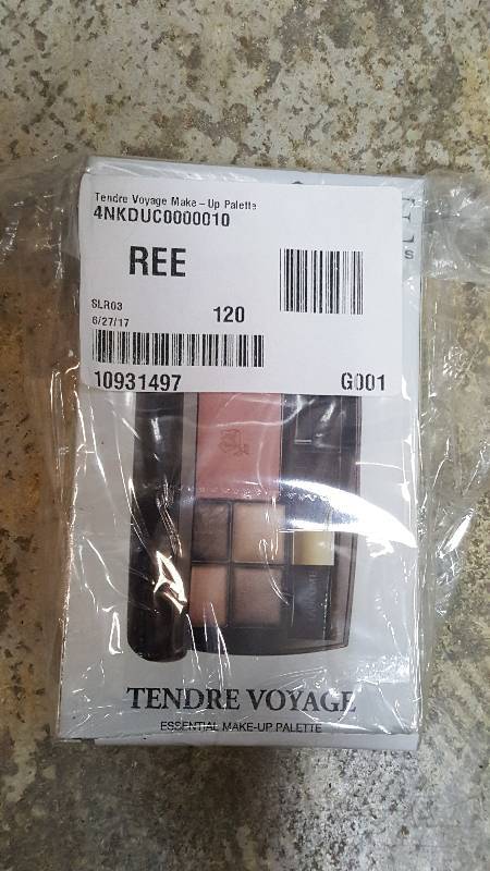 lot 816 image: Tendre Voyage Make-Up Palette