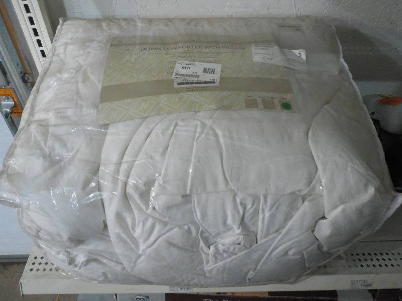 McLeland Design Midweight Down Comforter  1 Pillow - KING
