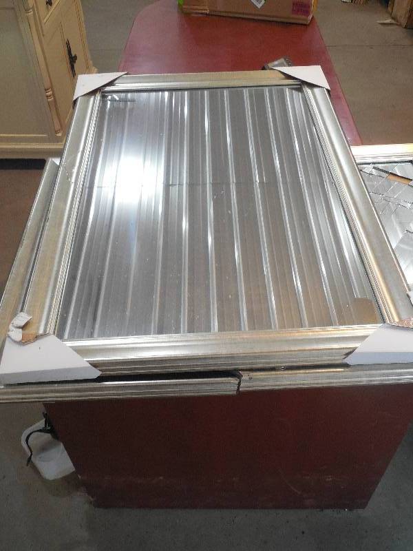 41X29 MIRROR WITH SILVER BEVELED EDGES