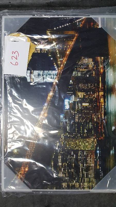 lot 623 image: Stupell Industries New York at Night Wall Plaque Art