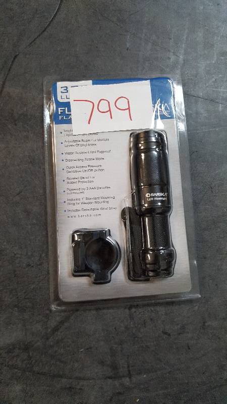 lot 799 image: 300 Lumen Flashlight Clam Pack Black