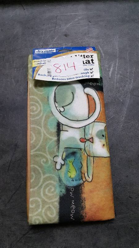 lot 814 image: Drymate Cat Litter Box Mat  Fish Kitty