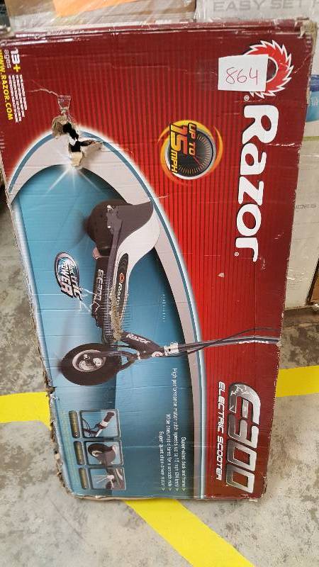 lot 864 image: Razor E300 24V Electric Scooter