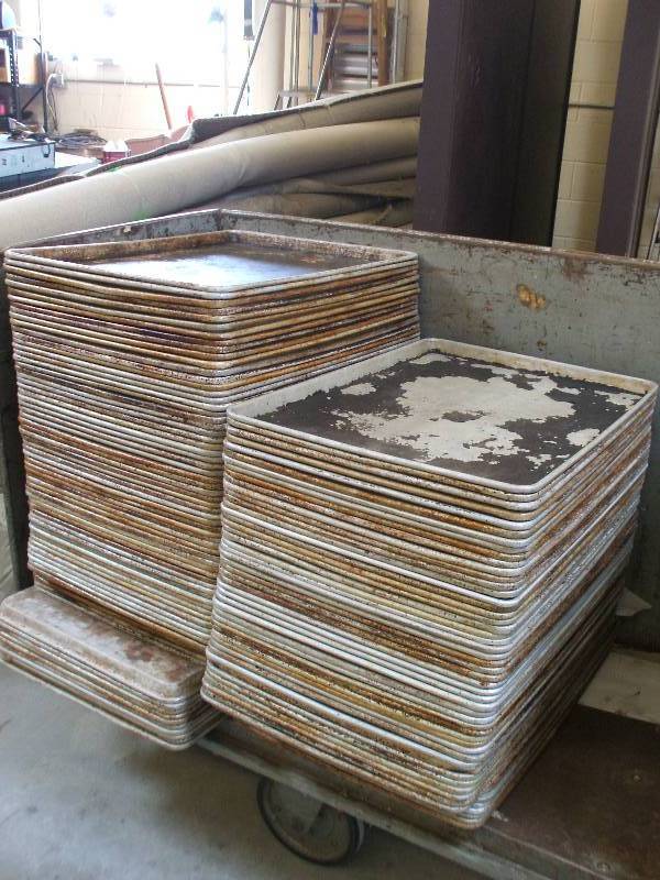 lot 810 image: BAKING SHEETS