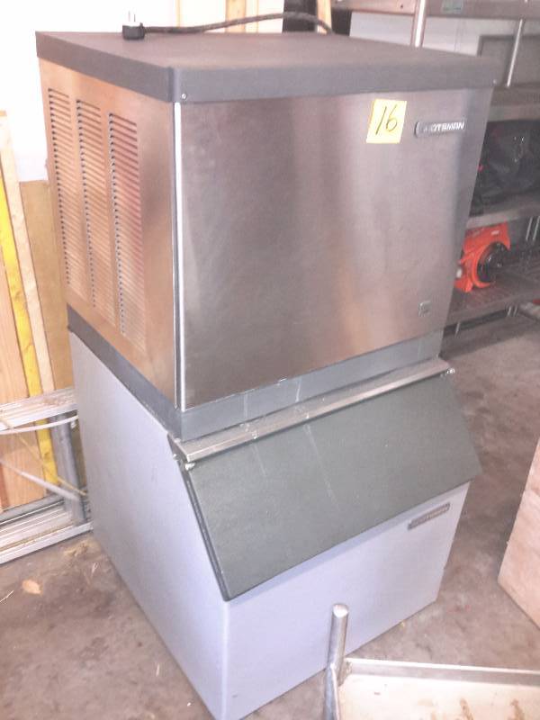 SCOTSMAN Ice Maker.. Works very well, but needs legs