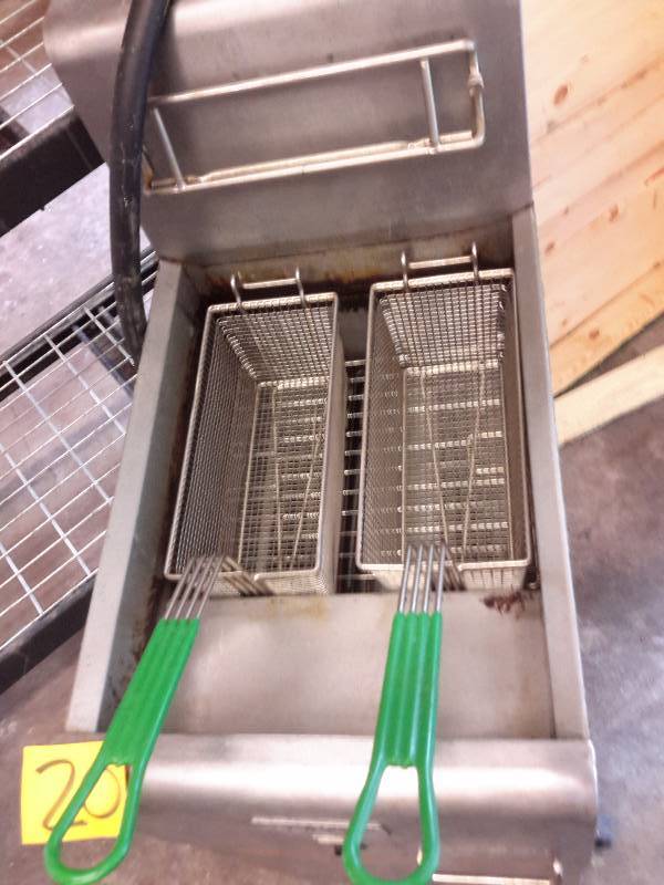 Fry Master Model SR 14ESD.. 3Phase Electric.. Includes Baskets