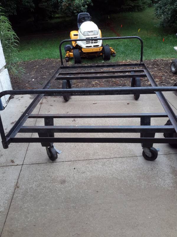 8ft 4in x 5 ft x 20in hi trailer.