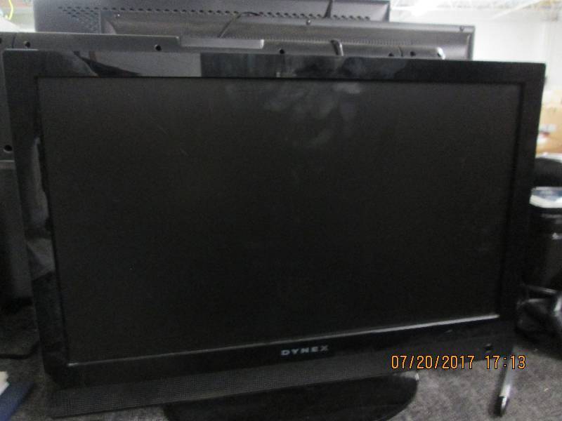 lot 201 image: Dynex 22 ich t.v. tested and works...