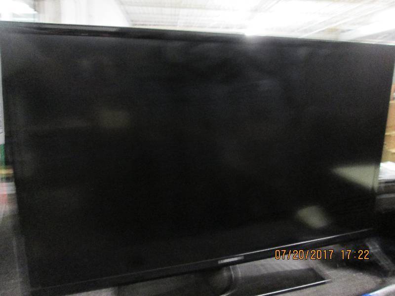 lot 203 image: samsung 32 t.v. tested and works ...
