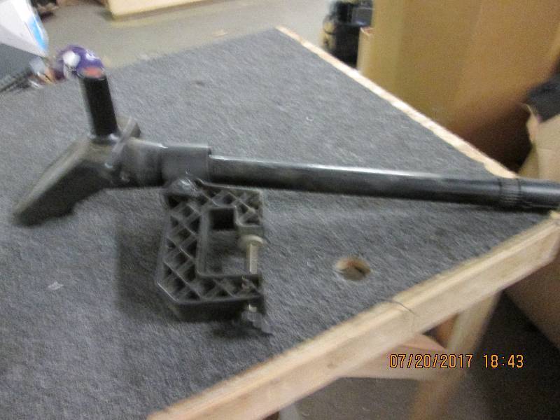 lot 216 image: used bottom line side fish finder u...