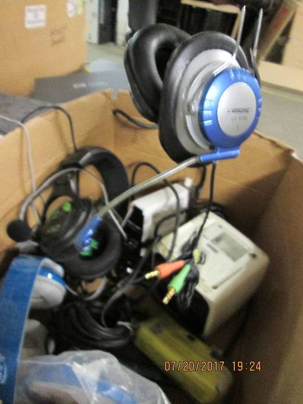 lot 226 image: box of headphones 1 is bluetooth , ...
