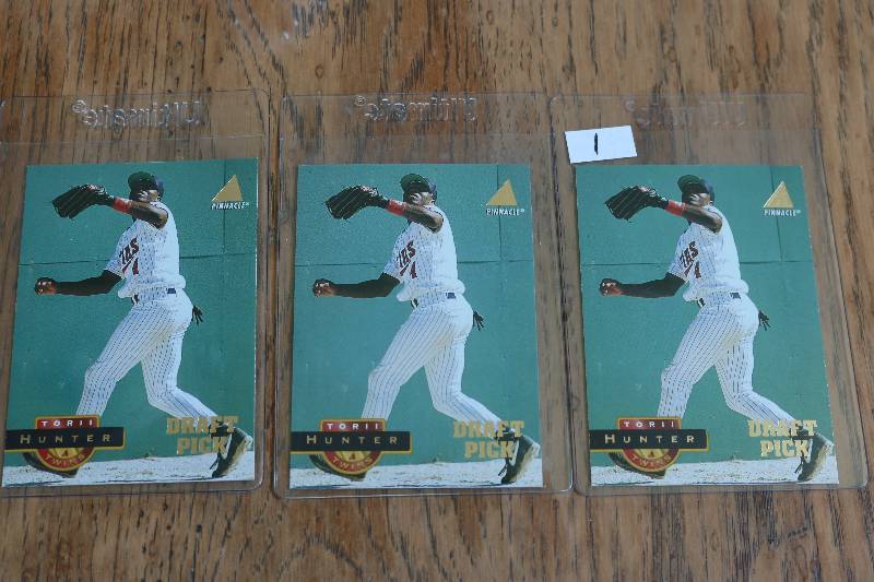 lot 101 image: 3 Torii Hunter Rookie cards...