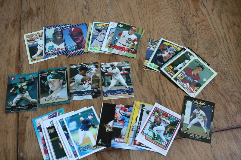 lot 103 image: 40 Base ball Rookie cards...