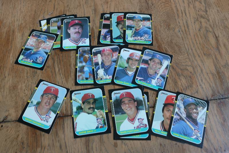 lot 114 image: 1987 Donruss Minnesota Twins team s...