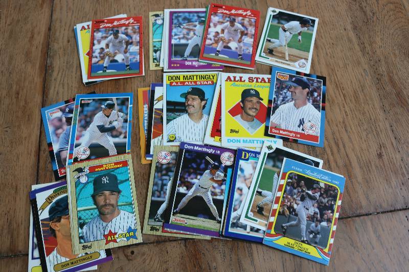 lot 125 image: 50 Don Mattingly cards...