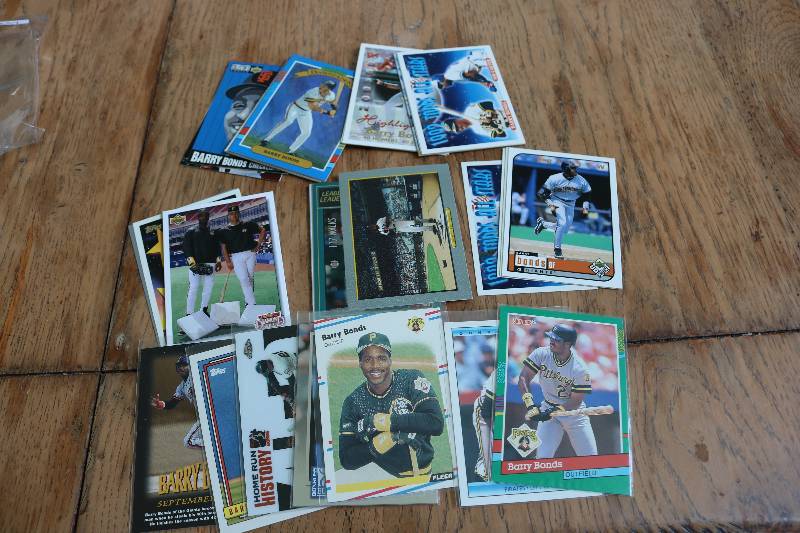 lot 139 image: 40 Barry Bonds cards...