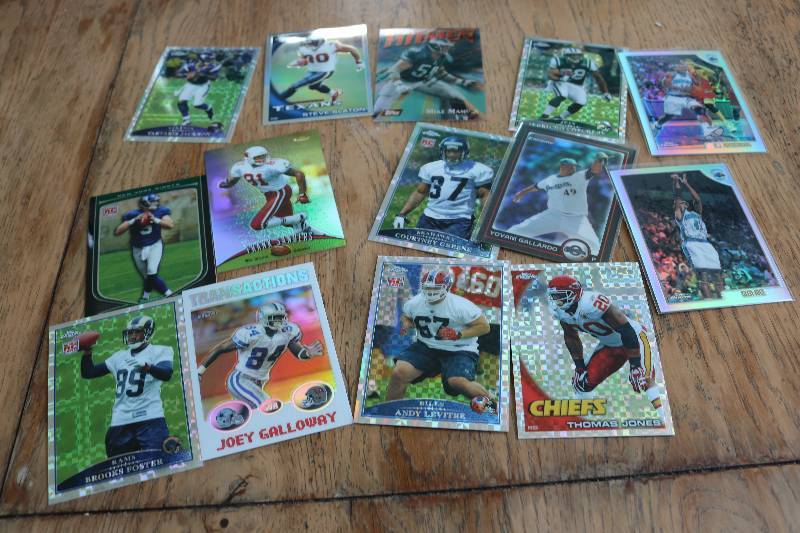 lot 140 image: 14 Topps Refactor cards...