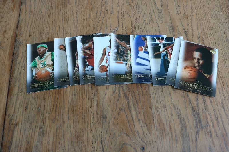 lot 149 image: 10 Lebron James cards...