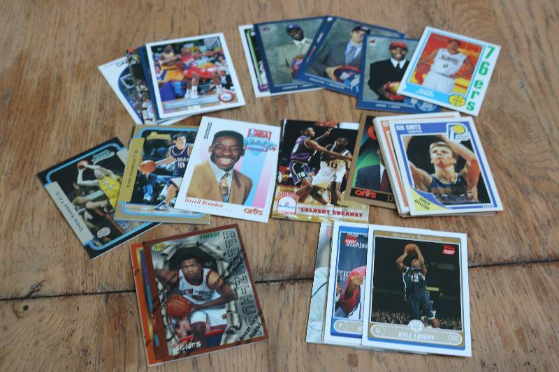 lot 109 image: 40 Basketball Rookie cards...