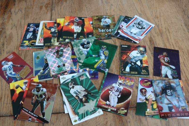 lot 181 image: 40 Football card inserts...